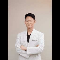 연합치과의원 원장 프로필 이미지